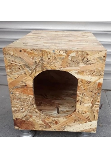 Apak Ahşap Lüx Dış Mekan Plastik Ayaklı Osb Kedi Evi 40 x 35 x 30 CM