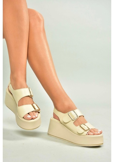 Fox Shoes U946418509 Bej Dolgu Topuklu Kadın Ayakkabı Bej-suni Deri