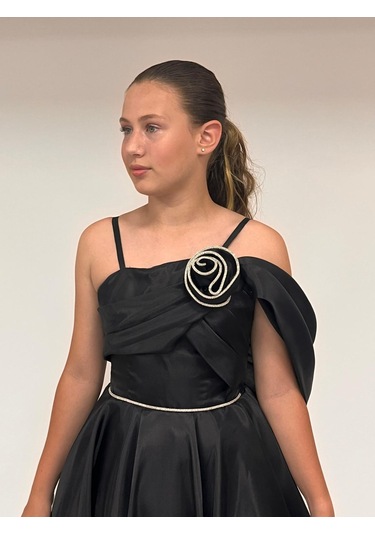 Kız Çocuk Abiye Askılı Siyah Tek Omuz Gül Detaylı Kuyruklu Şifon Abiye Elbise 10-15 Yaş Siyah