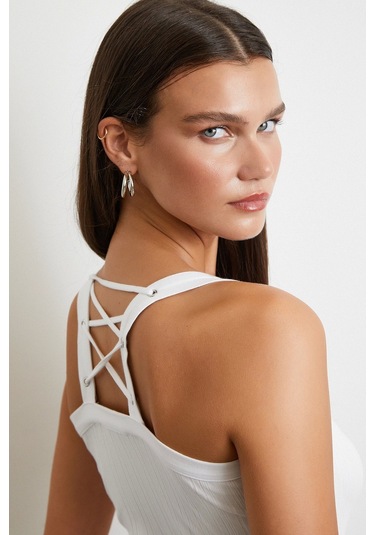 Arkası Çapraz Bağlamalı Top Beyaz Beyaz