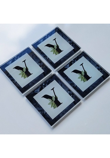 Decorita Cam Bardak Altlığı Y Harfli Tasarım 4'lü Takım 10 x 10 CM Çok Renkli