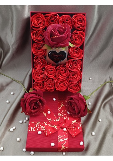 İnci Mode Hoşgeldin Bebek 18+1 Çiçekli Kutu Hediyelik Çiçek Kutusu Kırmızı Doğum Hediyesi Bebebk Loh
