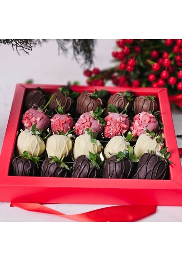 Sevgililer Günü Çilek Kaplı Çikolata Kutusu
