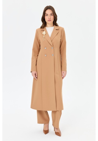 Broşlu Kruvaze Uzun Ceketli Takım Camel Kahverengi