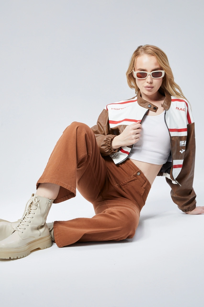 Kadın Deri Baskılı Şeritli Ceket Beli Ve Kolu Lastikli Kolej Hakim Yaka Bomber Yarışçı Motorcu Mont Kahverengi Kadın Deri Baskılı Şeritli Ceket Beli Ve Kolu Lastikli Kolej Hakim Yaka Bomber Yarışçı Motorcu Mont Kahverengi