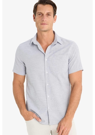 DeFacto Modern Fit Yazlık Polo Yaka Basic Düz Kısa Kollu Gömlek E5077AX25SMBK81 DeFacto Modern Fit Yazlık Polo Yaka Basic Düz Kısa Kollu Gömlek E5077AX25SMBK81