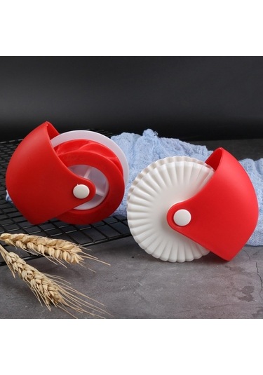 Pazly Kırmızı Plastik Hamur Kesici - Pizza, Pasta, Turta Dekoru - Pratik Mutfak Aleti - Kullanışlı Hamur Dekorasyonu Diğer