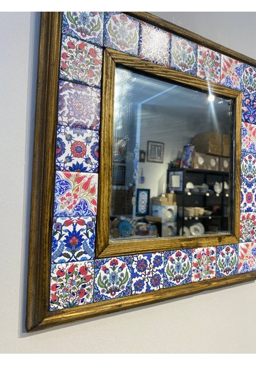 El Yapımı Seramik Ve Ahşap Malzeme İle Çerçeve Edilmiş Ayna 36cmx36cm