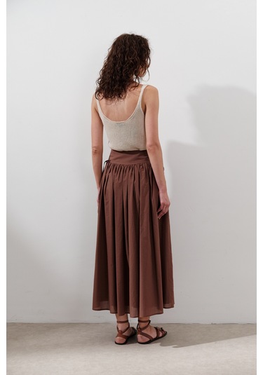 Bağlama Detaylı Geniş Etek Sıcak Kahve Sıcak Kahve