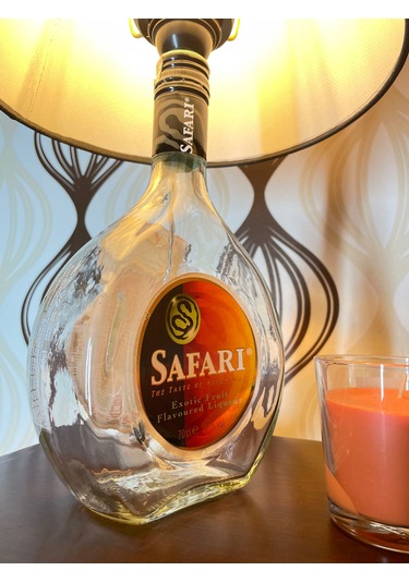 Şık Tasarımlı Safari Şişe Abajur Siyah