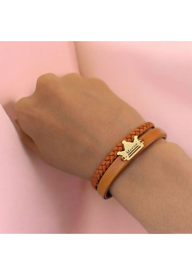 Archin Merve İsmine Özel Taç Motifli 14 Ayar Altın Plakalı Kahverengi Derili Hediye Bileklik-467isim Merve