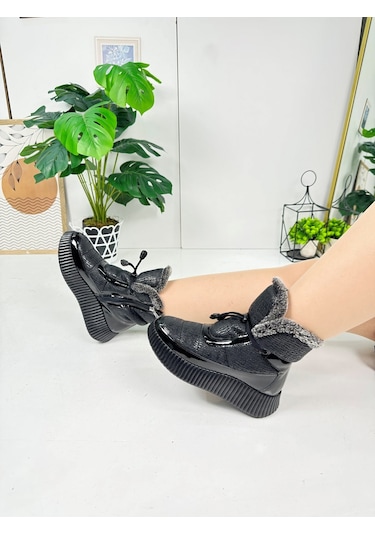 Günlük Kadın Kar Botu Kürklü Bağcıklı Fermuarlı Rugan Rahat Yüksek Kalın Tırtıklı Taban Bootie 77546 Siyah Rugan Günlük Kadın Kar Botu Kürklü Bağcıklı Fermuarlı Rugan Rahat Yüksek Kalın Tırtıklı Taban Bootie 77546 Siyah Rugan