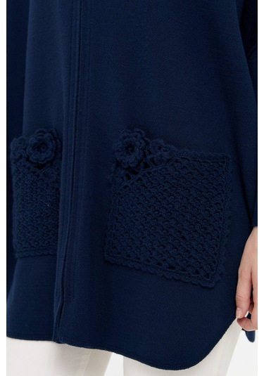 Kadın Dik Yaka Cebi Gül İşlemeli Fermuarlı Kısa Panço Lacivert Lacivert