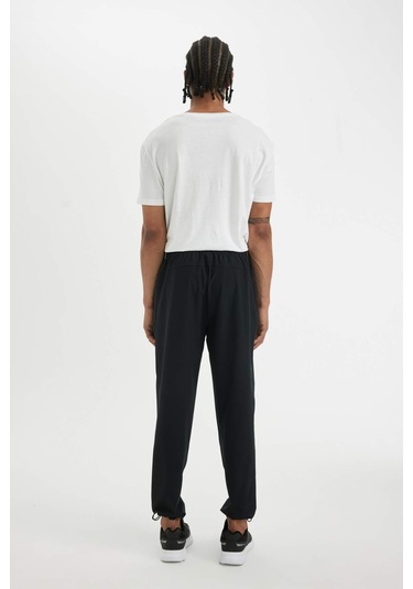 DeFactoFit Slim Fit Dar Kesim Çift Cepli Dokuma Sporcu Jogger C2833AX24SMBK81