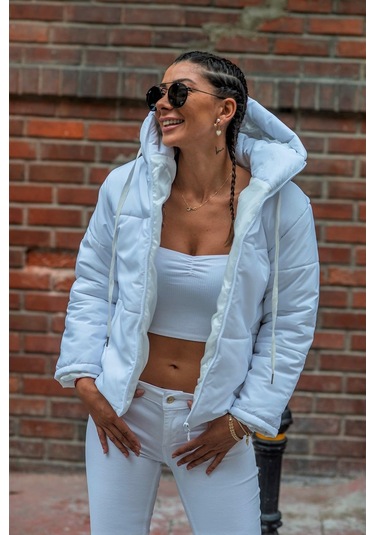 Kadın Beyaz Su Geçirmez Kapüşonlu Şişme Mont
