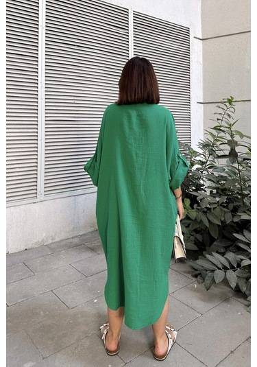 Kadın Yeşil Muslin Kumaş, Yarasa Kol, Eteği Oval, Çift Cepli, Uzun Oversize Salaş Gömlek Elbise Yeşil