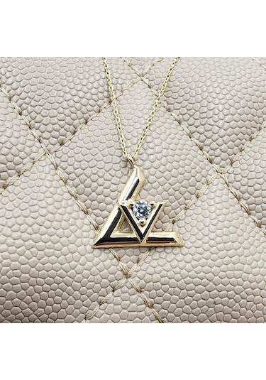 0 20 Karat Pırlanta Möntürü Signity Swarovski Taşlı V Tasarım Modern 925 Ayar Gümüş Kolye 43 Cm