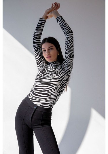 Kadın Dik Yaka Zebra Desenli Body Zebra
