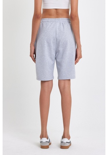 Kadın Rahat Kesim Beli Lastikli Mevsimlik Yumuşak Kumaş Cepli Gri Uzun Bermuda Şort Mtlcb91 Gri
