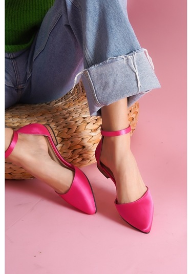 Misty Fuşya Saten 2 Cm Topuklu Bilekten Bantlı Sivri Burun Günlük Babet Fuşya
