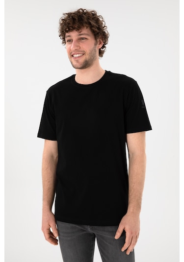 U.S. Polo Assn. Erkek Regular Fit Bisiklet Yaka Siyah Basic Tişört 50305985-VR046 U.S. Polo Assn. Erkek Regular Fit Bisiklet Yaka Siyah Basic Tişört 50305985-VR046
