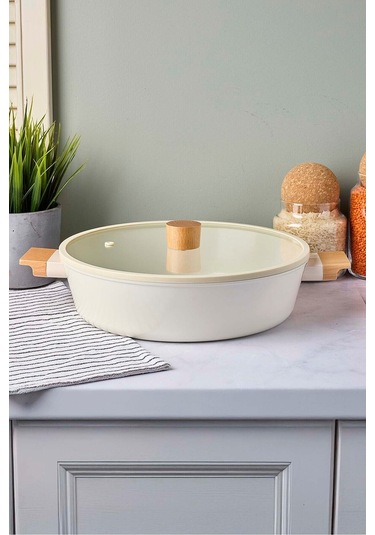 Cookwood Beige İndüksiyon Tabanlı Ahşap Kulplu Kapaklı Seramik Basık Tencere 28 Cm Bej Bej