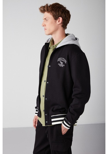 Leon Erkek Kolej Bomber Nakışlı Kontrast Kapüşonlu Çizgili Trikolu Içi Polarlı Bomber Siyah Sweatshi Leon Erkek Kolej Bomber Nakışlı Kontrast Kapüşonlu Çizgili Trikolu Içi Polarlı Bomber Siyah Sweatshi