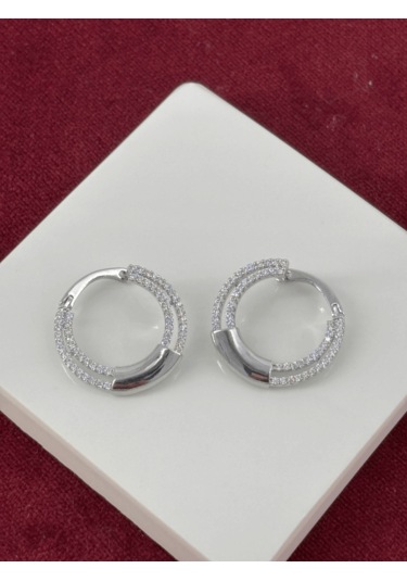 Yarısı Taşlı Yarısı Parlak Gümüş Renkli Halka Şekilli Silver Küpe Silver