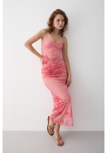 Pembe Yan Drapeli Çiçek Desenli Elbise Pembe