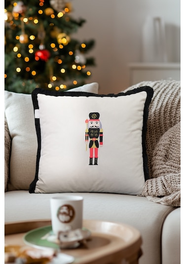 Charm Kurşun Asker İşlemeli Kenarı Siyah Püsküllü Bej Kırlent 43x Bej