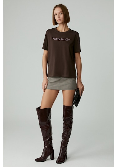 GRIMELANGE Cherıe Kadın Crop Taşlı Yuvarlak Yaka Kahverengi T-shirt Kahverengi