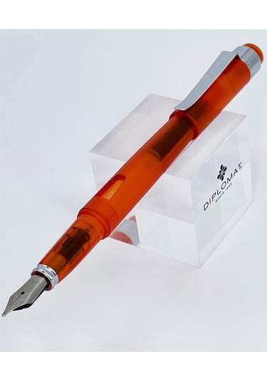 Diplomat Magnum Demo Turuncu Dolma Kalem - F Uç D40912023 Turuncu