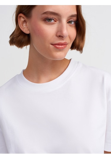 Dilvin Dekoratif Dikişli Bisiklet Yaka Kadın Tshirt Beyaz