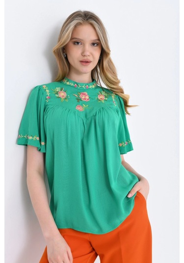 Kadın Yeşil Bisiklet Yaka Nakış Detay Mendil Kol Salaş Bluz Yeşil