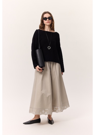 Nakış Detaylı Geniş Etek Taş Taş