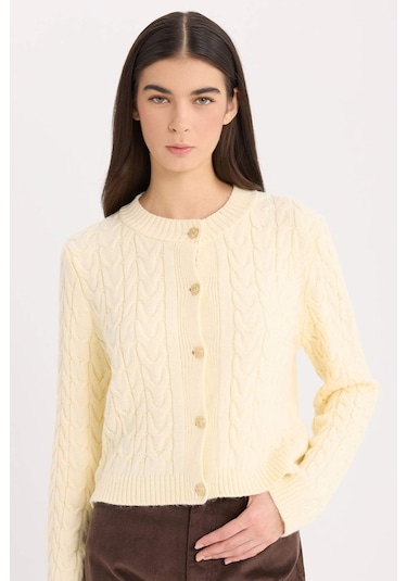 DeFacto Regular Fit Bisiklet Yaka Saç Örgülü Düğmeli Triko Hırka C9044AX24WNER109 Ekru