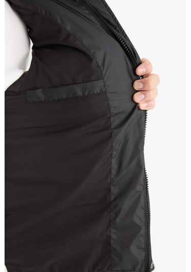 Defacto Regular Fit Dik Yaka Fermuarlı Şişme Yelek C5818ax25aubk27 Siyah