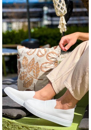 Beyaz Triko Yüksek Taban Bağcıksız Günlük Erkek Ayakkabısı Beyaz