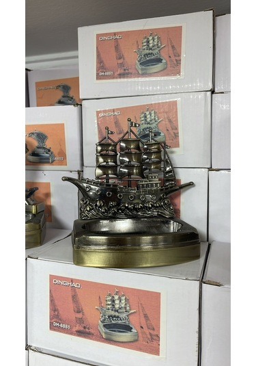 Yelkenli Gemi Figürlü Metal Çakmaklı Masa Kül Tablası