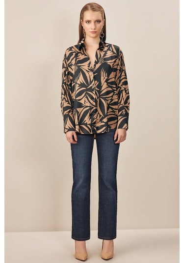 V Yaka Çok Renkli Desenli Gömlek Çok Renkli