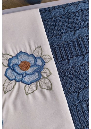 Triko Örme Nakışlı Battaniye Takımı-tivoli Rosetta Indigo