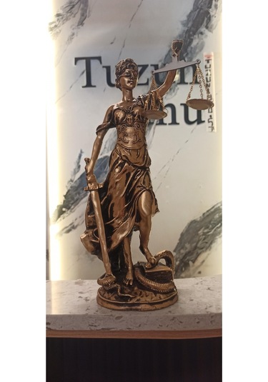 Themis Adalet Tanrıçası Biblosu