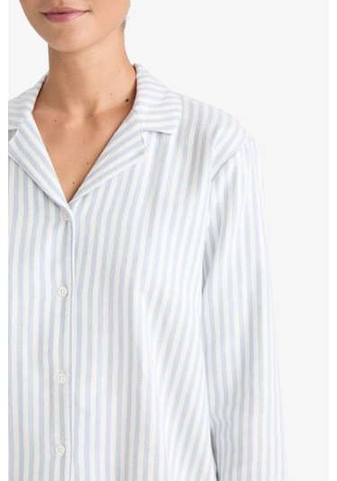 Defacto Pijama Takımı Regular Fit Çizgili Uzun Kollu Üst Uzun Alt-fall İn Love E7252ax25aube302 Mavi Defacto Pijama Takımı Regular Fit Çizgili Uzun Kollu Üst Uzun Alt-fall İn Love E7252ax25aube302 Mavi