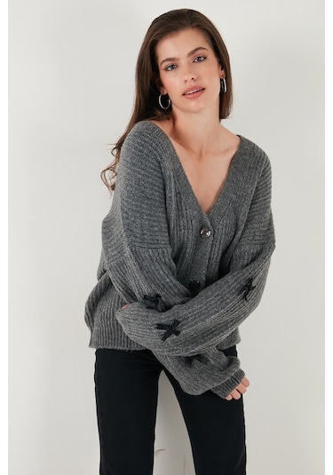 Lela Oversize Fit V Yaka Fiyonk Detaylı Düğmeli Bayan Hırka 4615577 Antrasit