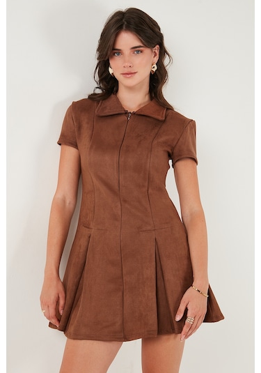 Lela Regular Fit Fermuarlı Polo Yaka Kısa Kollu Pileli Süet Bayan Elbise 5866438 Taba