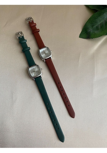 Retro Minimal Deri Kordon Kadın Kol Saati Gümüş