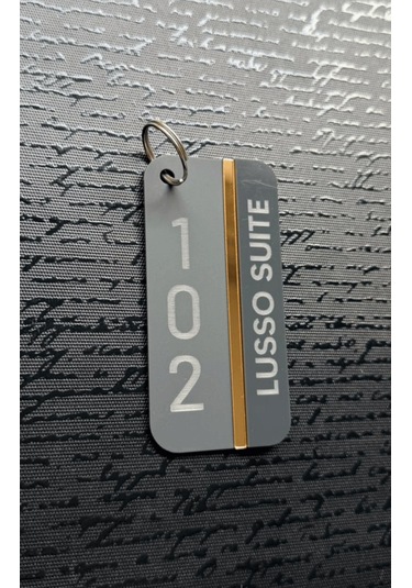 2'li Otel Bungalov Apart Yurt Tesis İsimli Anahtarlık Antrasit & Gold Detaylı Pleksi Siyah