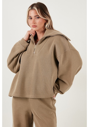 Lela Pamuklu Oversize Fit Yarım Fermuarlı Yaka Uzun Kollu Triko Bayan Takım 68351218 Haki Lela Pamuklu Oversize Fit Yarım Fermuarlı Yaka Uzun Kollu Triko Bayan Takım 68351218 Haki