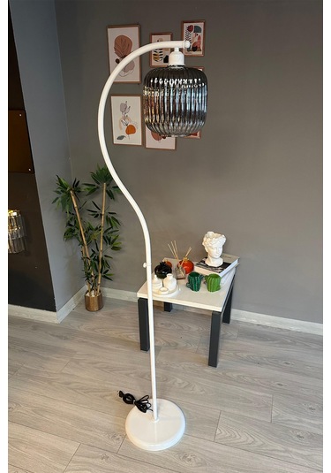 Mopa Beyaz Gövde Füme Cam Lambader Modern Dekoratif Metal Oturma Odası Çalışma Odası Zemin Lambası Füme