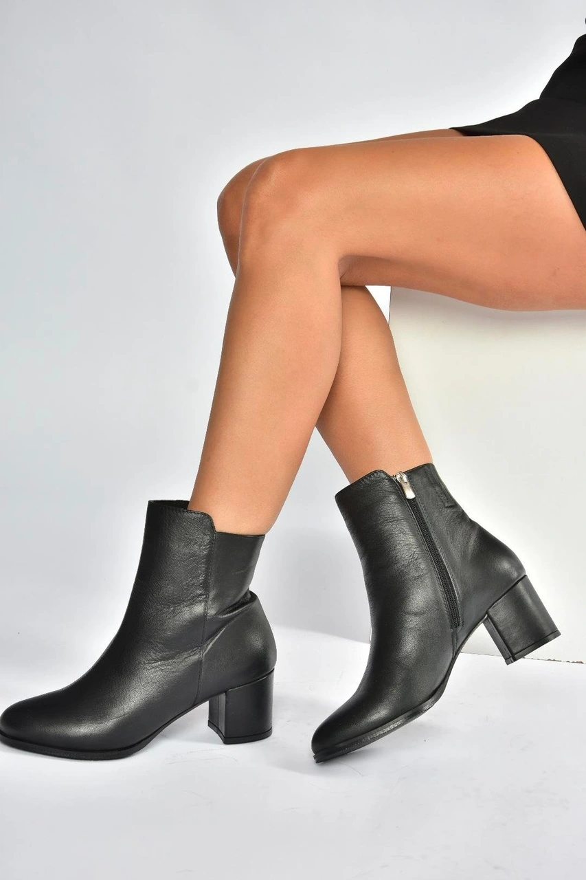 V468581003 Siyah Hakiki Deri Kalın Topuklu Kadın Bot Siyah-hakiki Deri